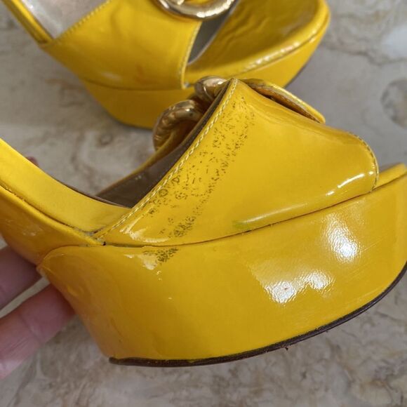 Stuart Weitzman Miss Jane Yellow Patent Leather Platform High Heel Sandals - Picture 13 of 14